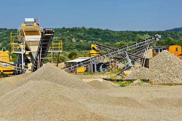 智慧环保砂石骨料生产线是为不同规格砂石骨料提供生产,加工服务,是